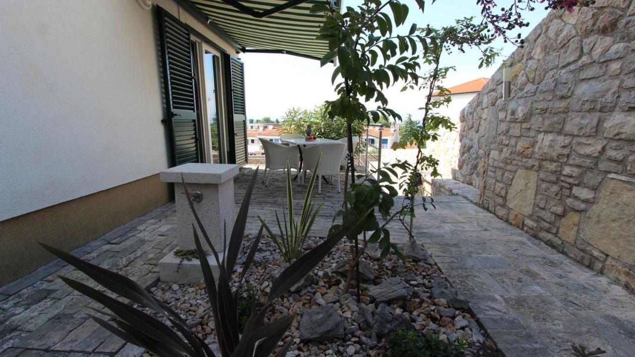 Apartments Adria Malinska Εξωτερικό φωτογραφία