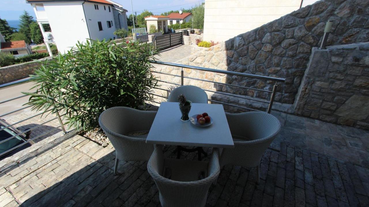 Apartments Adria Malinska Εξωτερικό φωτογραφία