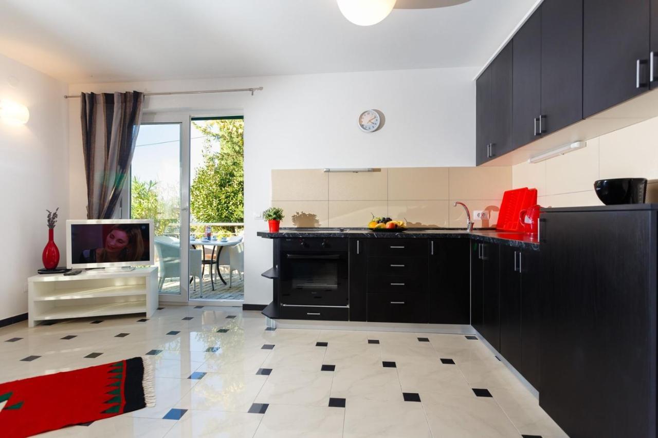 Apartments Adria Malinska Εξωτερικό φωτογραφία