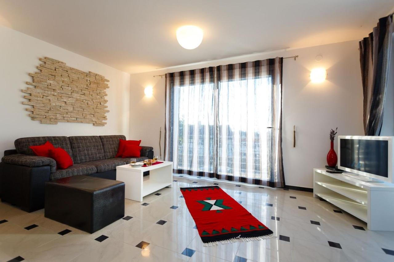 Apartments Adria Malinska Εξωτερικό φωτογραφία