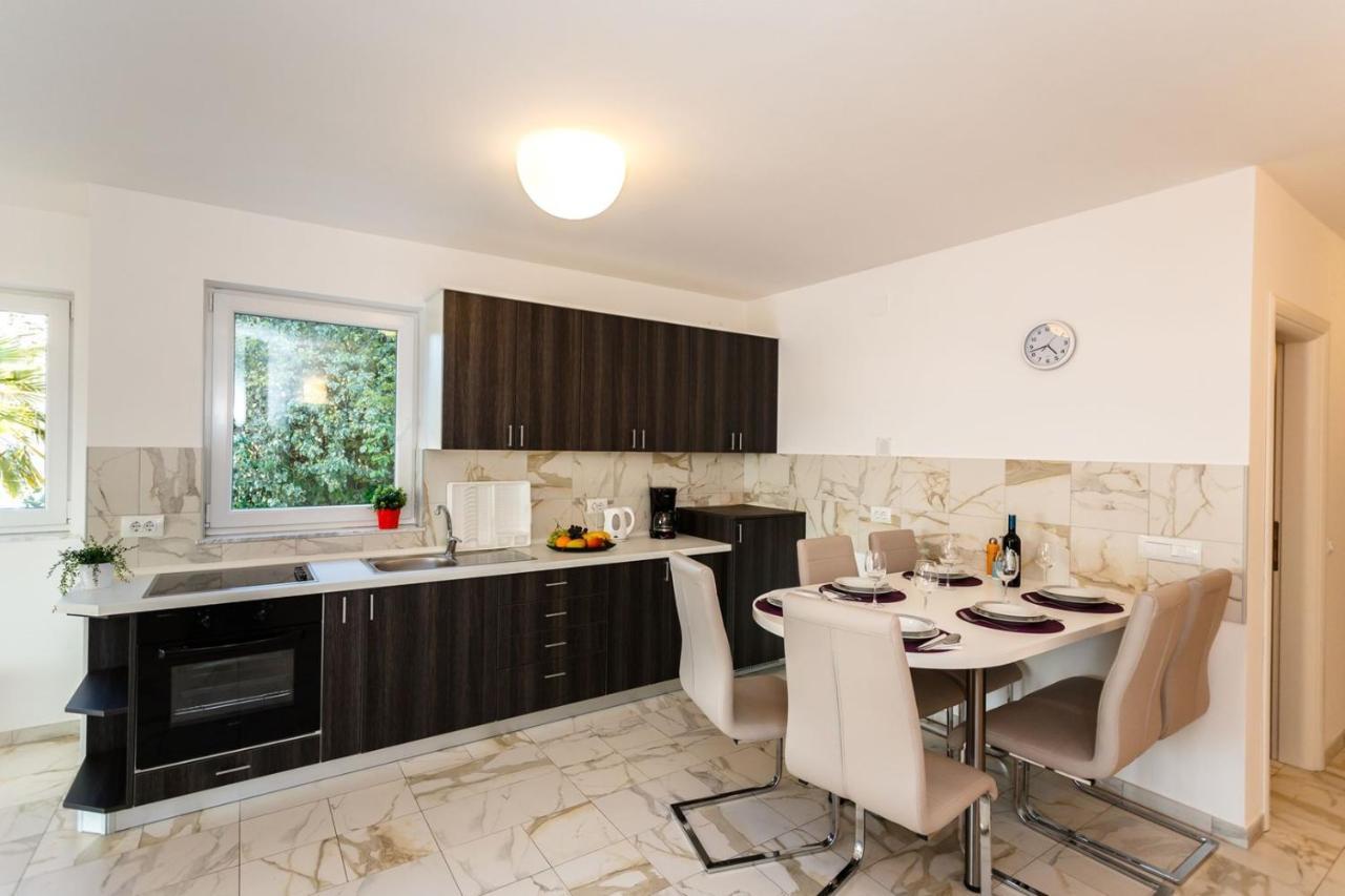 Apartments Adria Malinska Εξωτερικό φωτογραφία