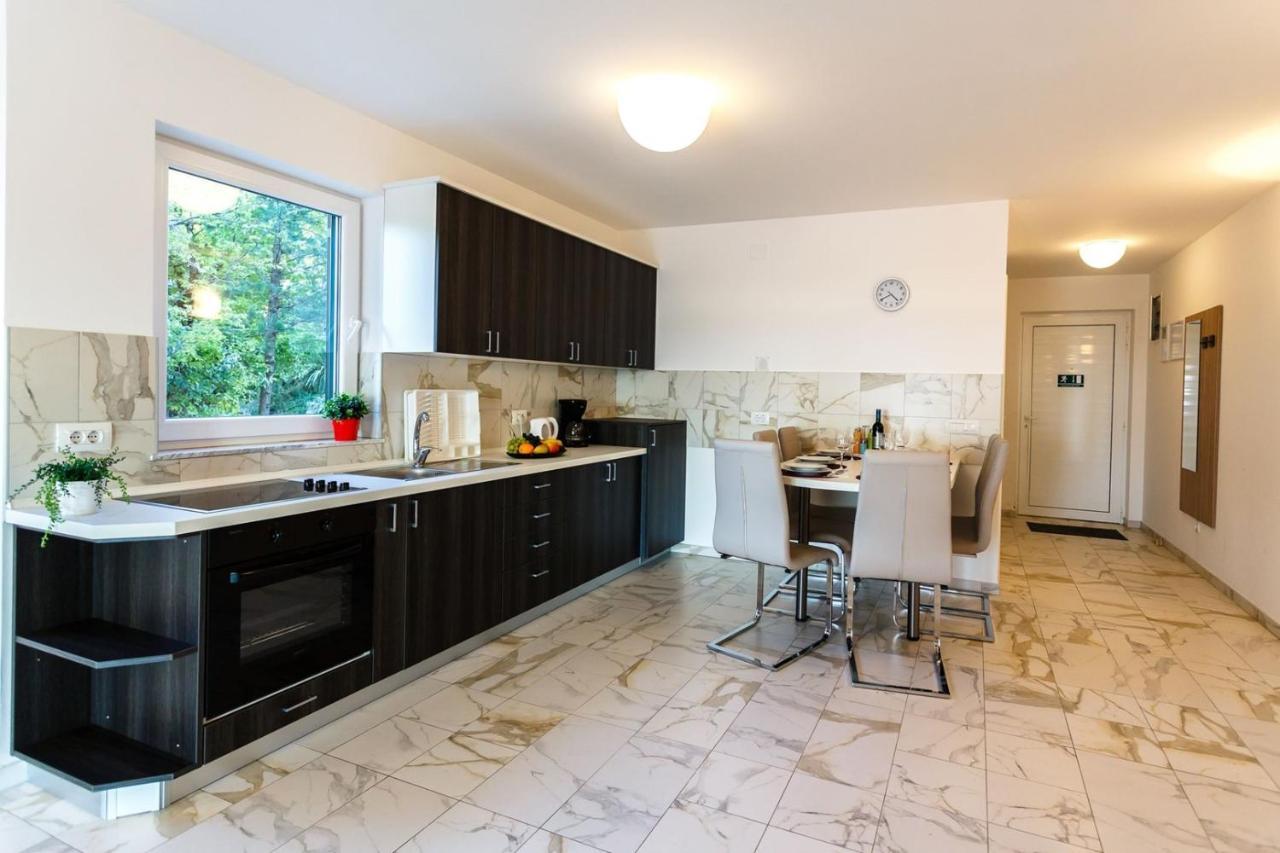 Apartments Adria Malinska Εξωτερικό φωτογραφία