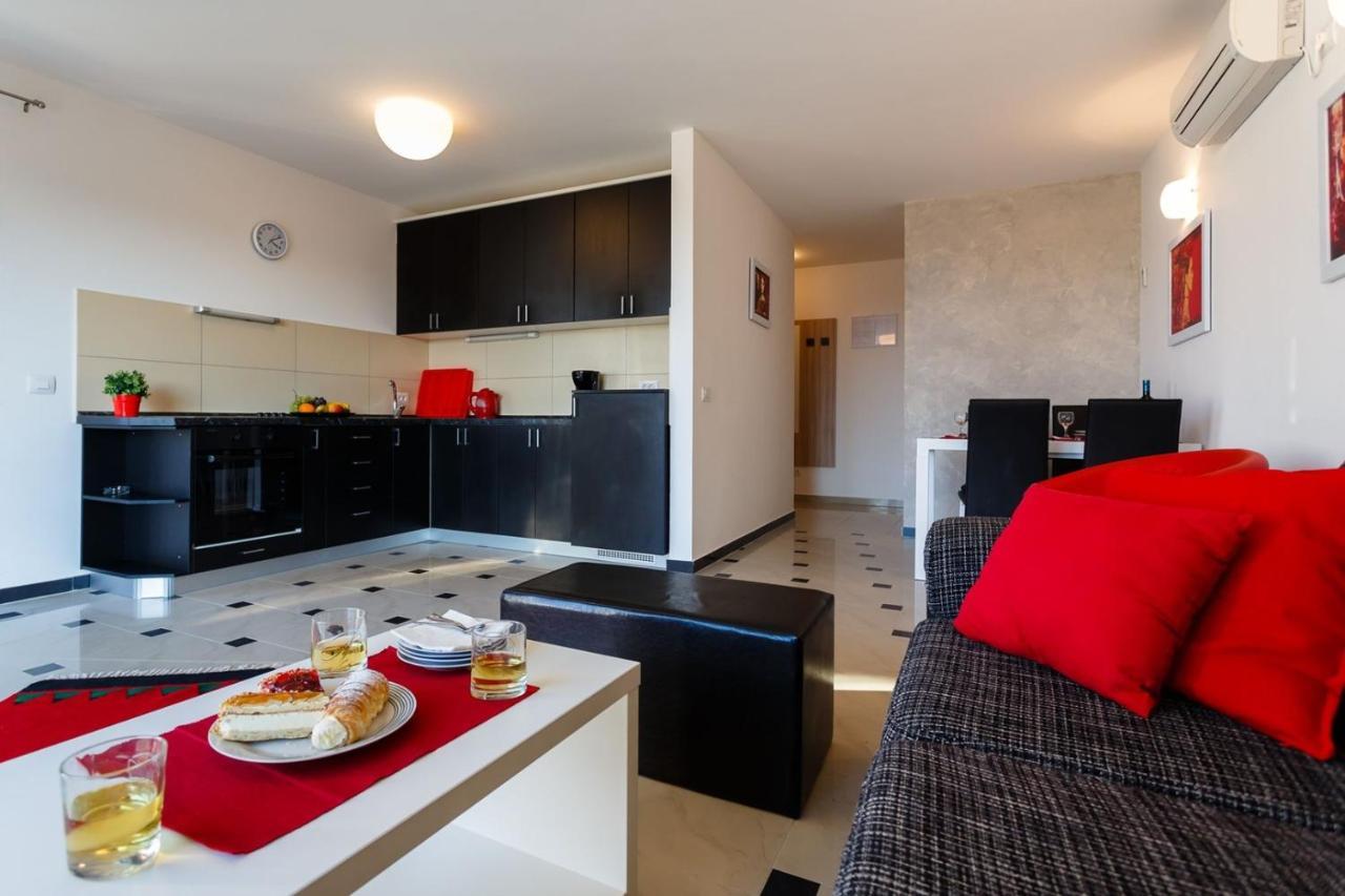 Apartments Adria Malinska Εξωτερικό φωτογραφία
