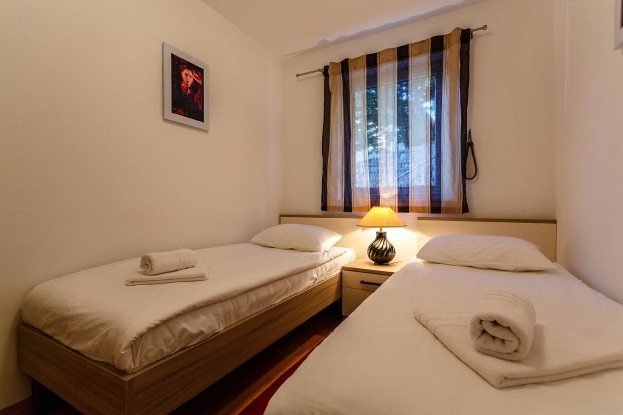 Apartments Adria Malinska Εξωτερικό φωτογραφία