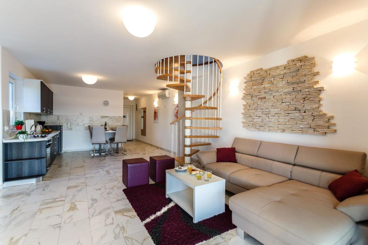 Apartments Adria Malinska Εξωτερικό φωτογραφία