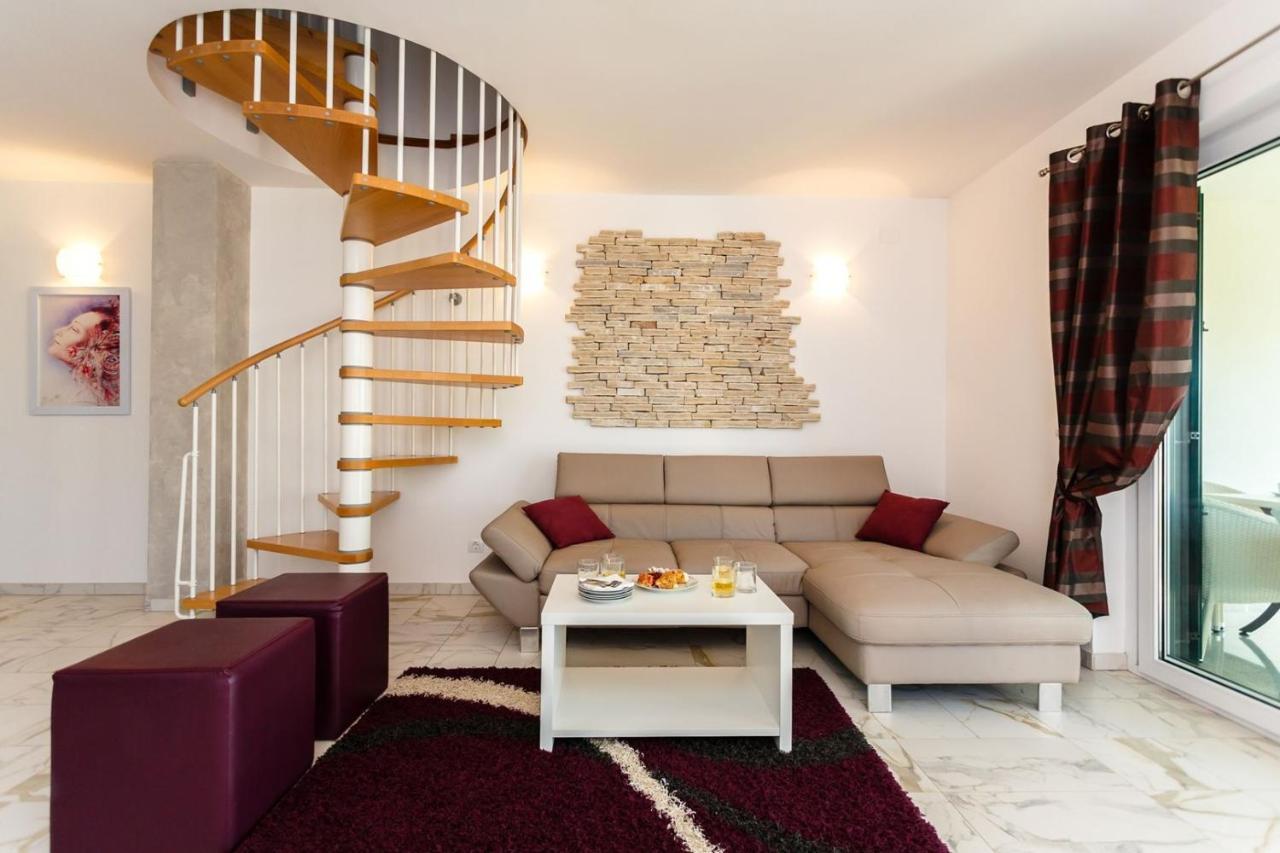 Apartments Adria Malinska Εξωτερικό φωτογραφία