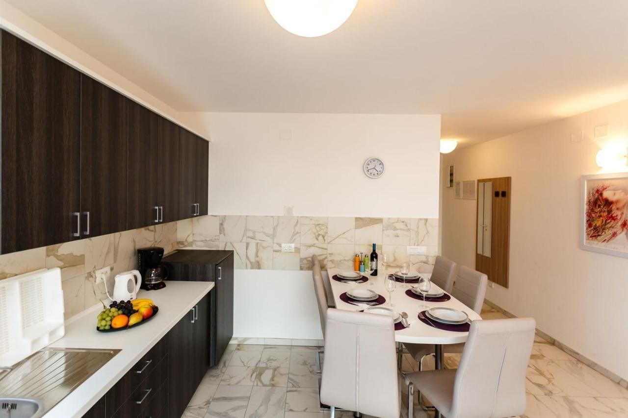 Apartments Adria Malinska Εξωτερικό φωτογραφία