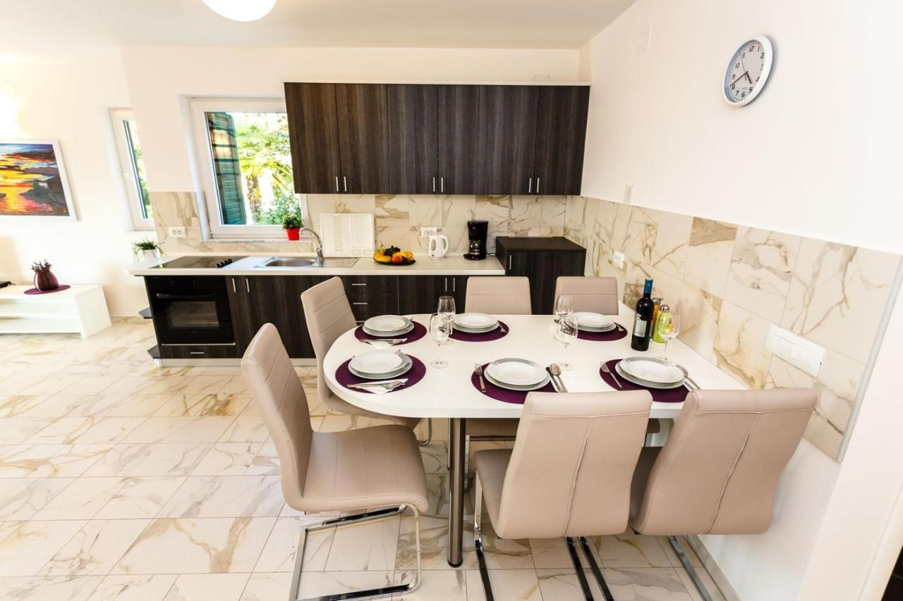 Apartments Adria Malinska Εξωτερικό φωτογραφία